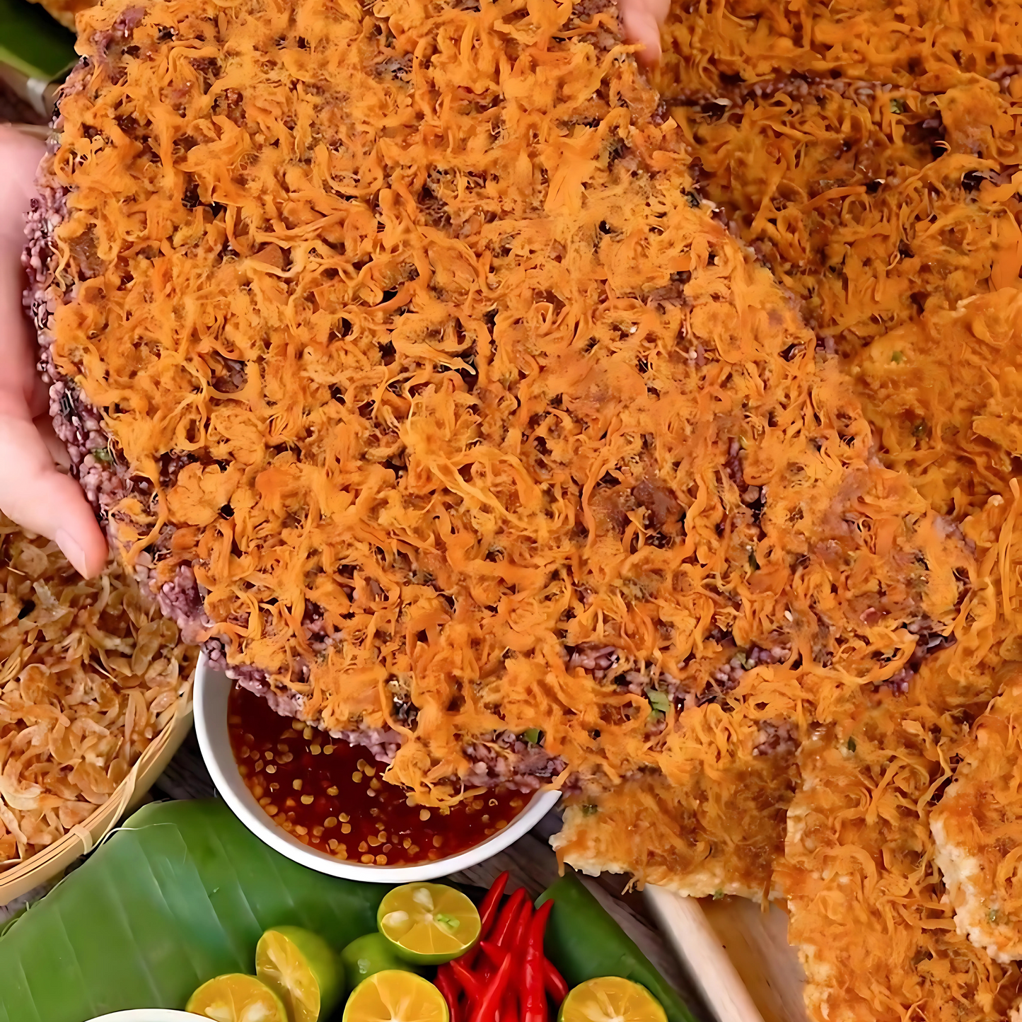 cơm cháy chà bông đáy nồi gạo lứt siêu chà bông siêu cay, món ăn truyền thống